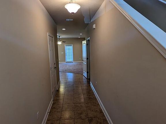 2nd image of 112 Iron Horse Dr E