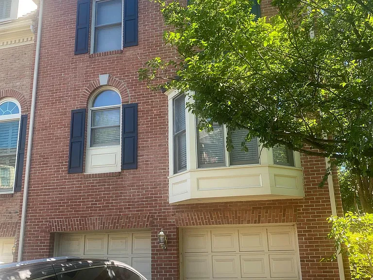6630 Hampton View Pl — Photo 1
