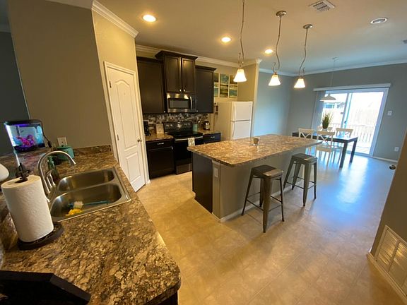 3rd image of 903 S Cormorant Dr
