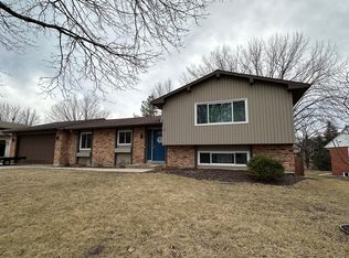 305 Ledlie Ln, Mankato, MN 56001