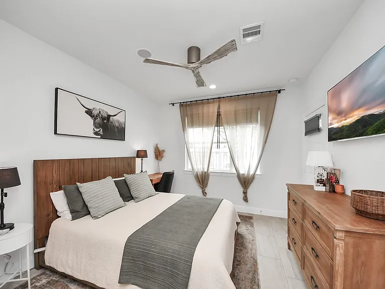 1721 Eado Point Ln — Photo 9
