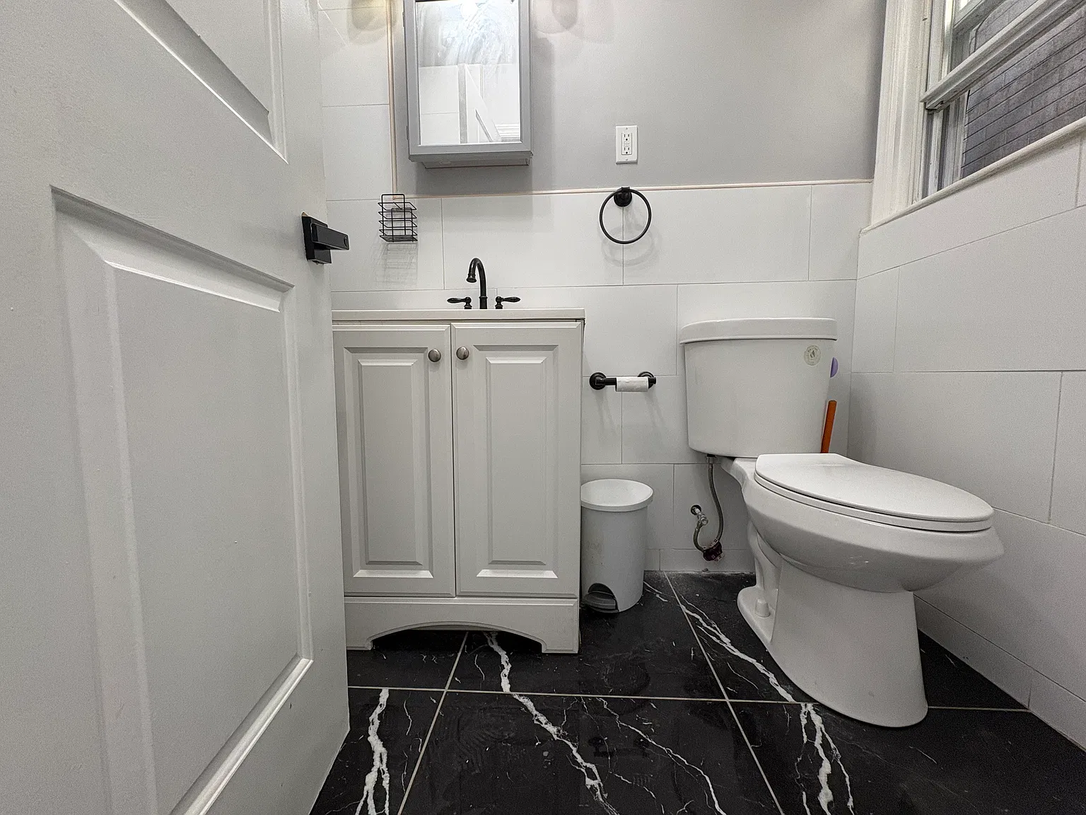 2 bed, 1195 sqft, $1,995 — Photo 4