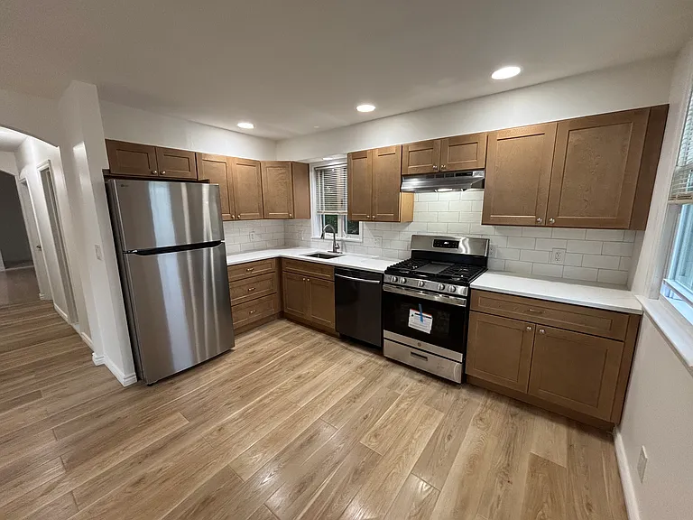 102 Woodland Ave #1 — Photo 1