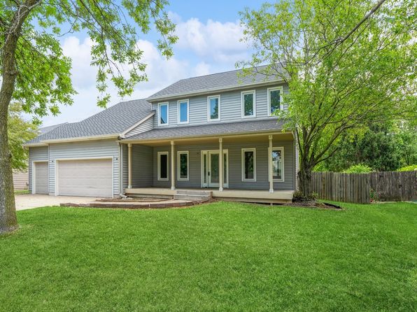 2085 Country Club Blvd, Clive, IA 50325