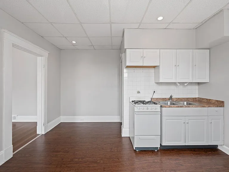 2549 University Ct #3 — Photo 8