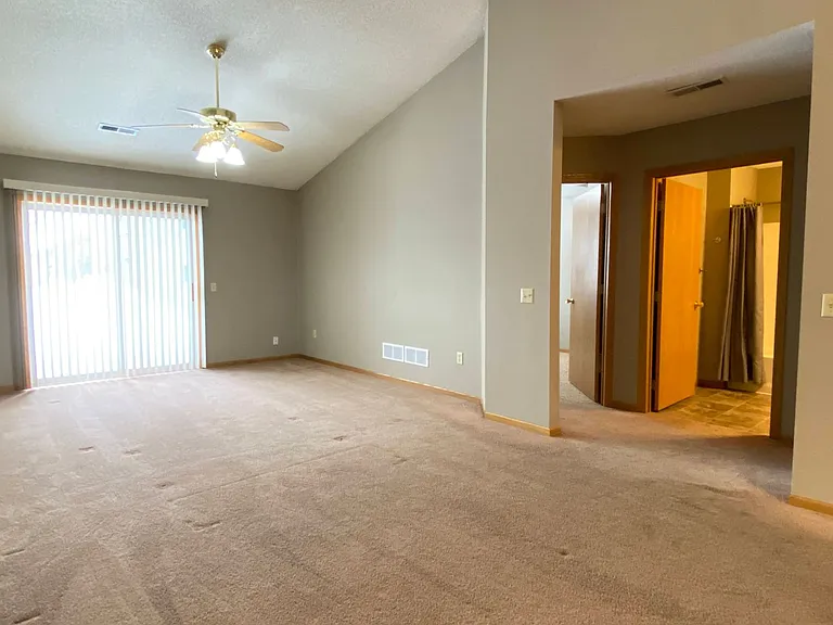 1815 Industrial St — Photo 9