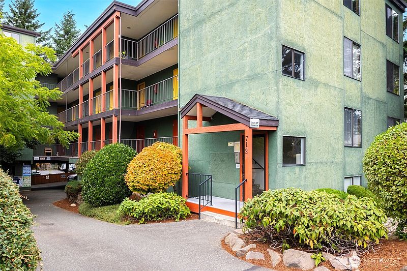 2nd image of 712 N 143rd Street