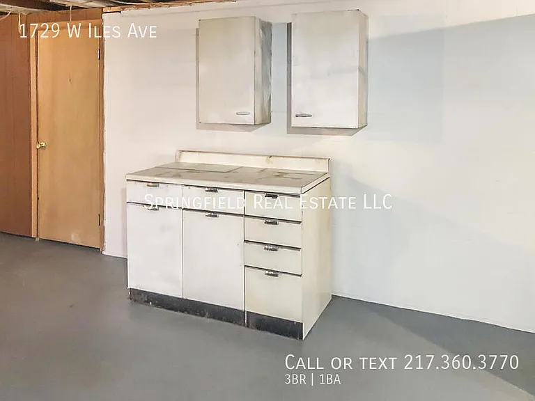 1729 W Iles Ave — Photo 20