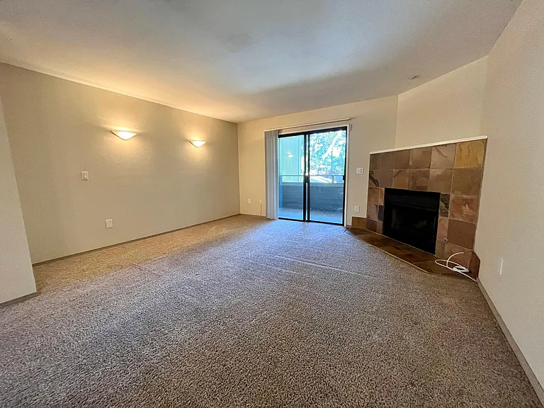417 Eastgate Ln — Photo 5