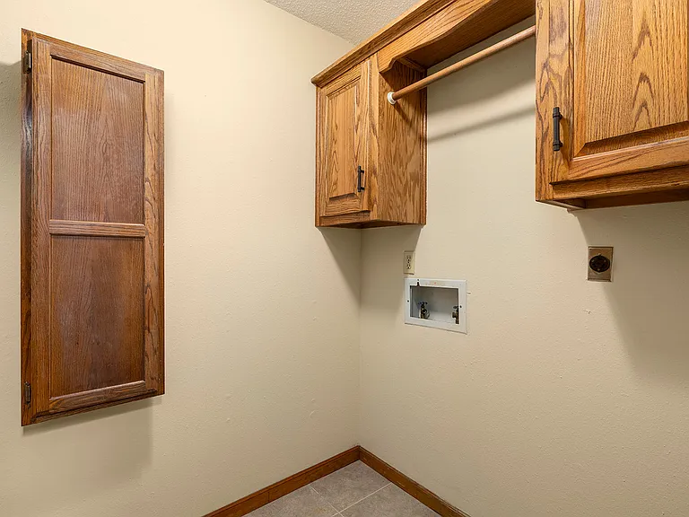 3753 N Pickwick Ave — Photo 17