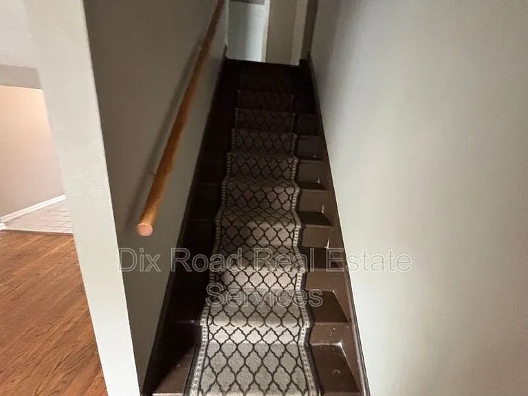 237A Ryburn Ave #A — Photo 9