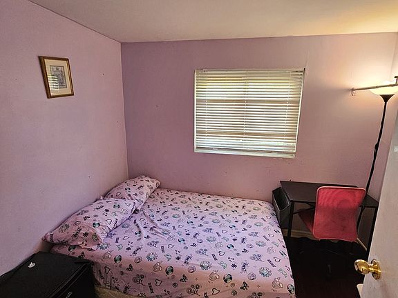 5th image of 8 Goskin Ct