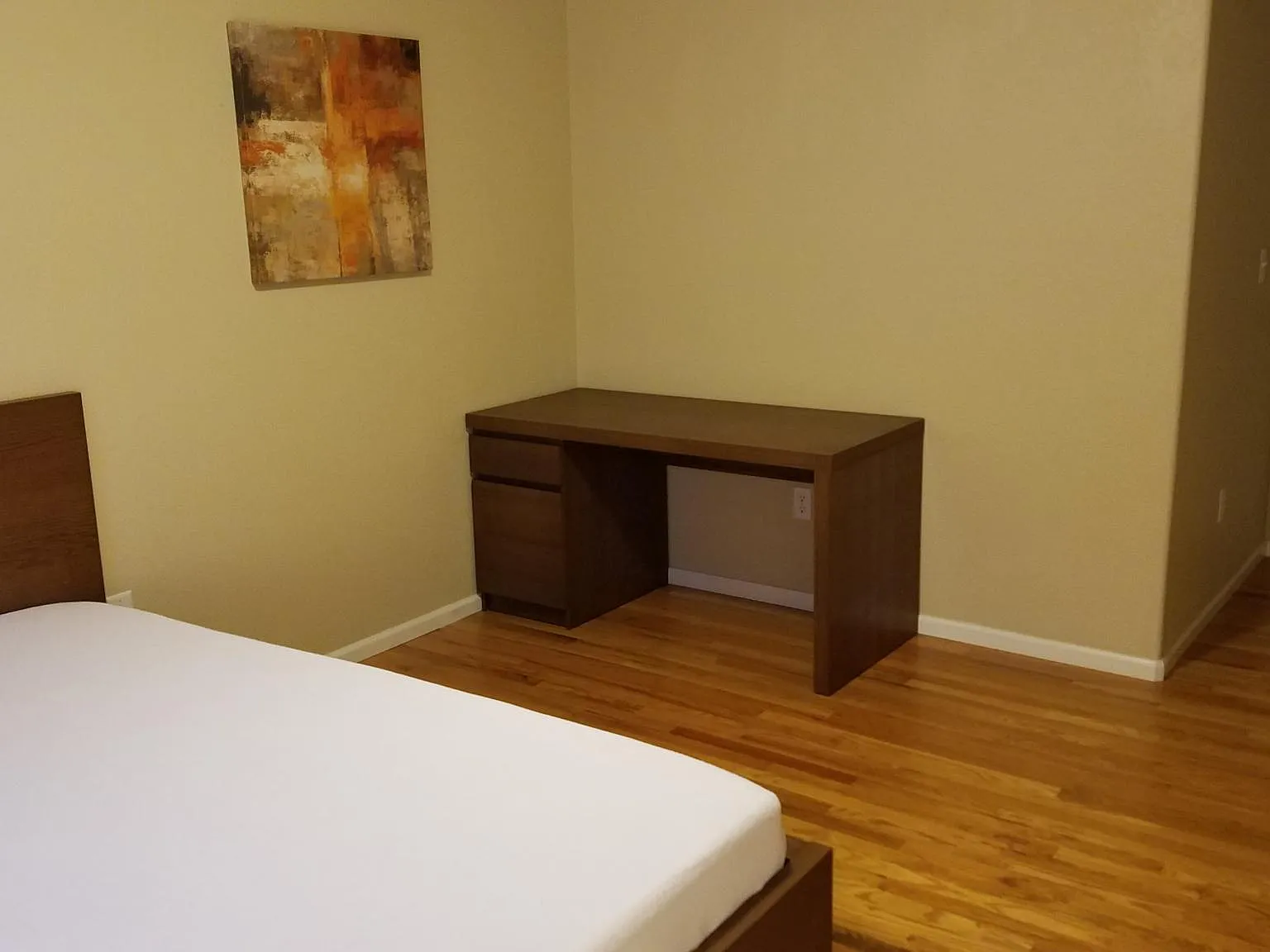 5 bed, 3100 sqft, $780 — Photo 2