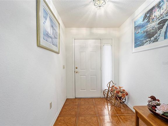 3rd image of 1020 NE 30th Ave APT 114