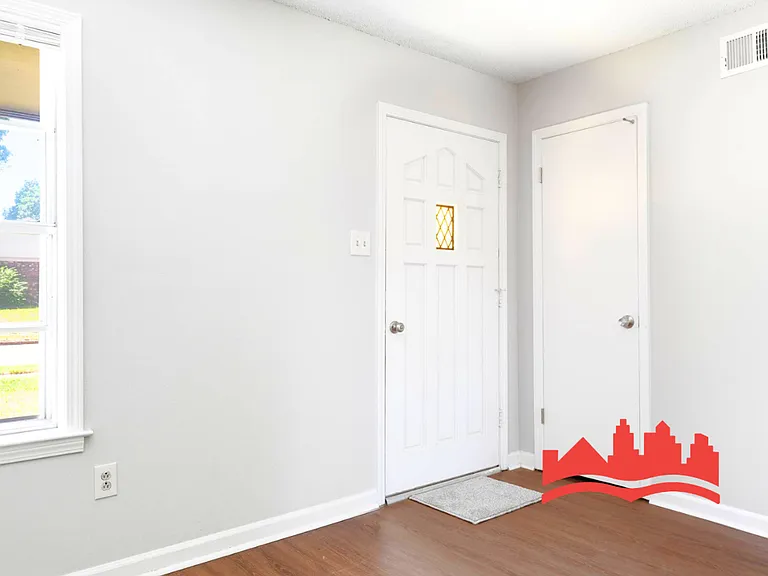 3063 Mary Elizabeth Dr — Photo 6