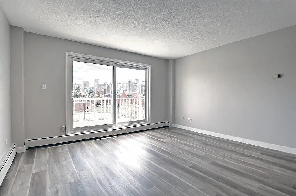 1B/1B Top Flr Condo in the heart of Kensington (Downtown Views) (IP049) — Photo 4