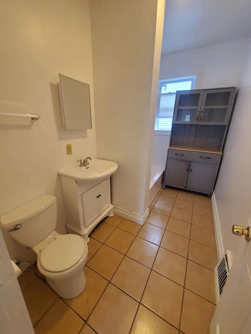 900 W Villa St. (Duplex) — Photo 4