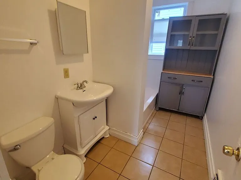 900 W Villa St. (Duplex) — Photo 5