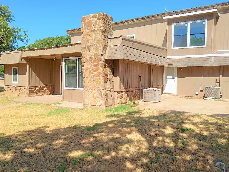 9142 County Road 197 — Photo 44