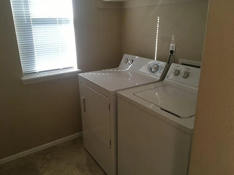 7628 Canyon Oak Dr — Photo 14