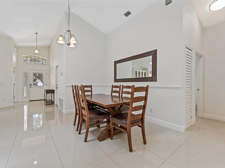 7827 Myrtle Oak Ln — Photo 8