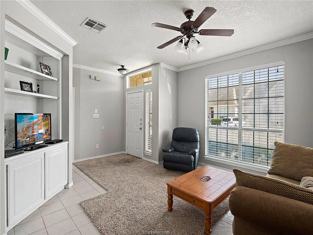 3 bed, 1278 sqft, $1,500 — Photo 3