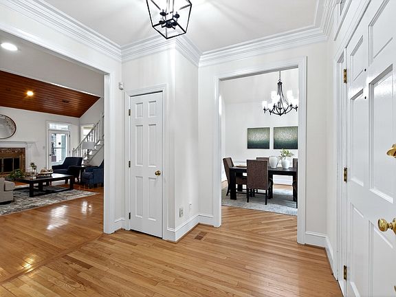 4th image of 904 Stonecutter Ct