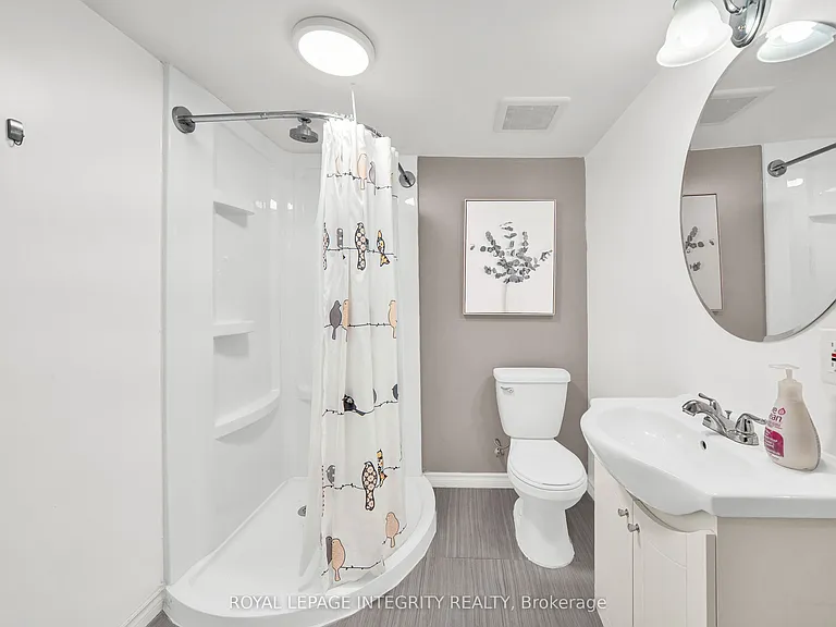 114 Hawkeswood Dr — Photo 41