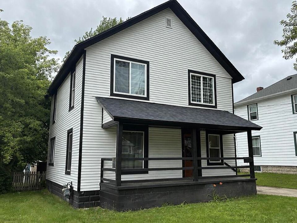 1st image of 801 Maple St