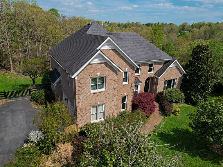 3211 Sandown Park Rd — Photo 8
