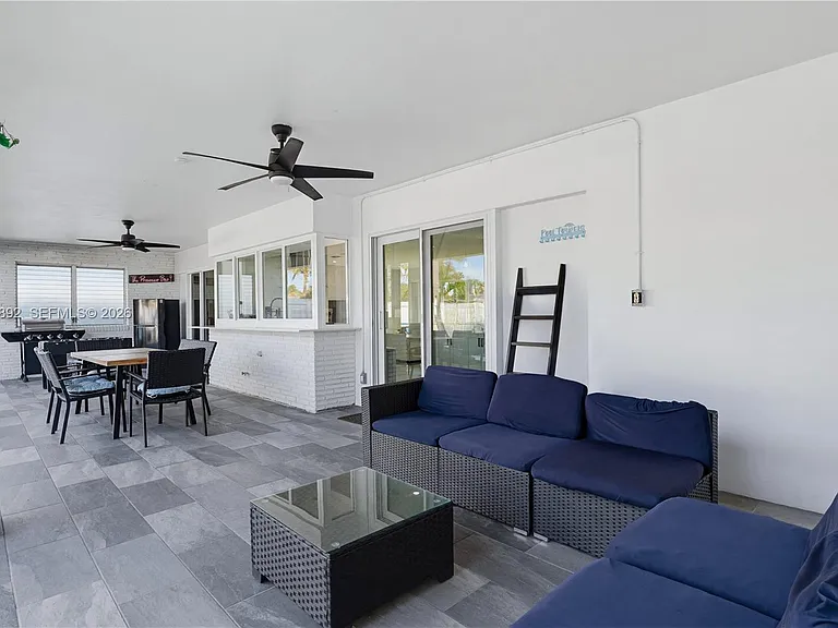 632 S Crescent Dr — Photo 22