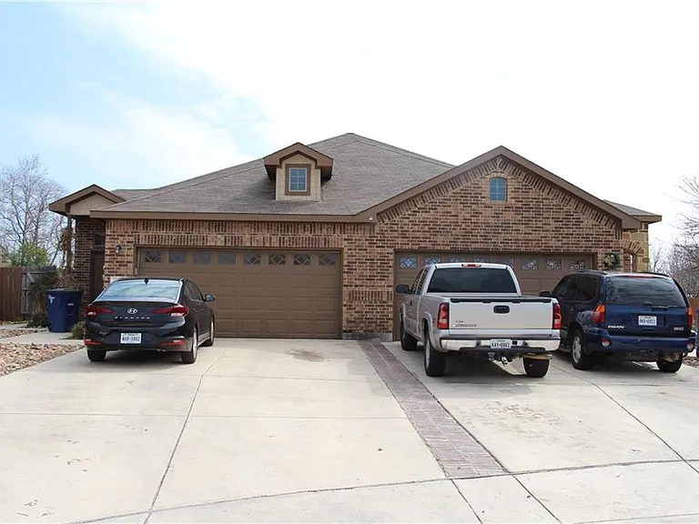 586 Creekside Cir #586 — Photo 3