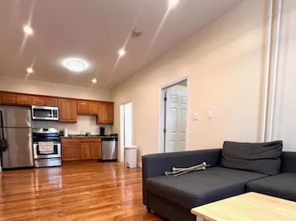 124 Charles St #1, Waltham, MA 02453