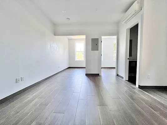 Rented by ERNY LLC | media 13