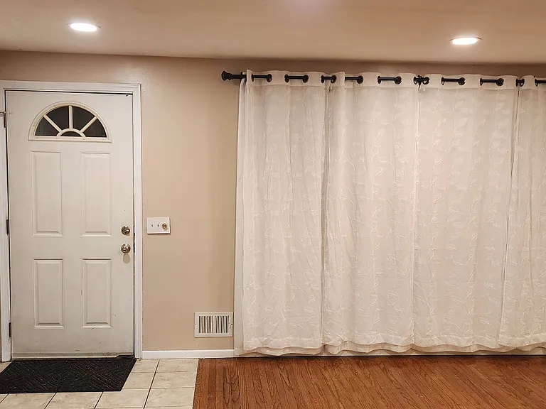 Front Entry with triple window