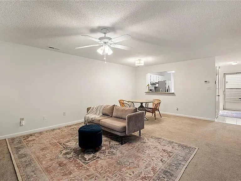 732 Hecate Dr — Photo 4