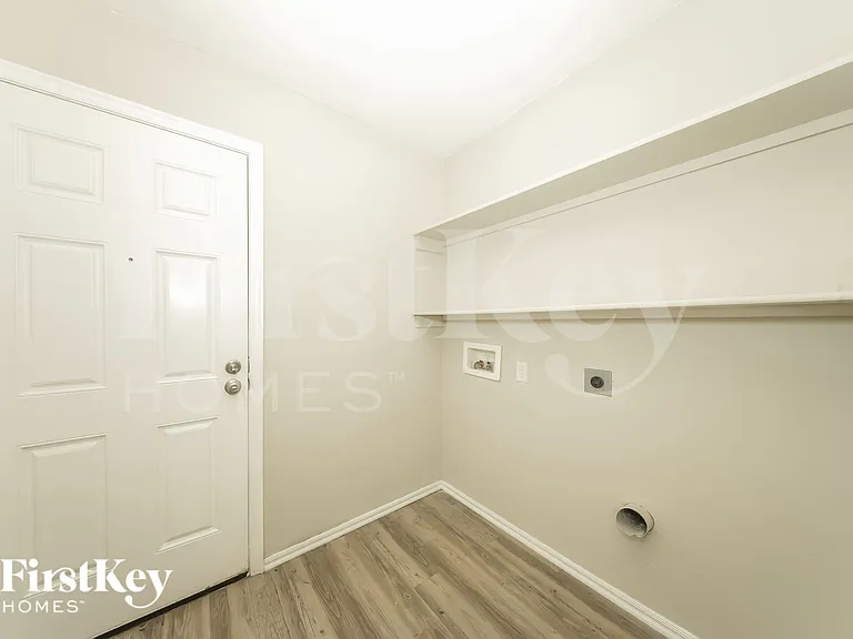 1885 Bradford Pl — Photo 8