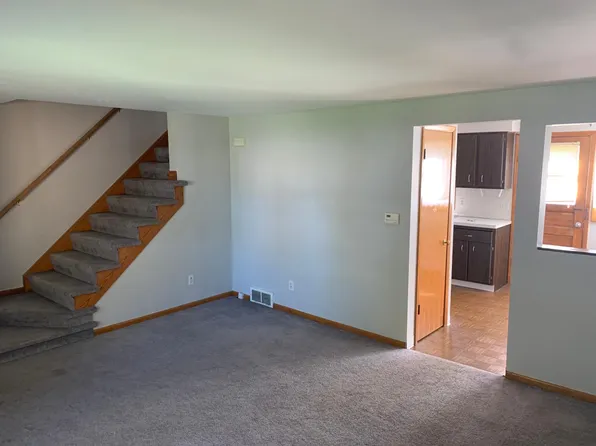 107 E Summerset Ln, Buffalo, NY 14228
