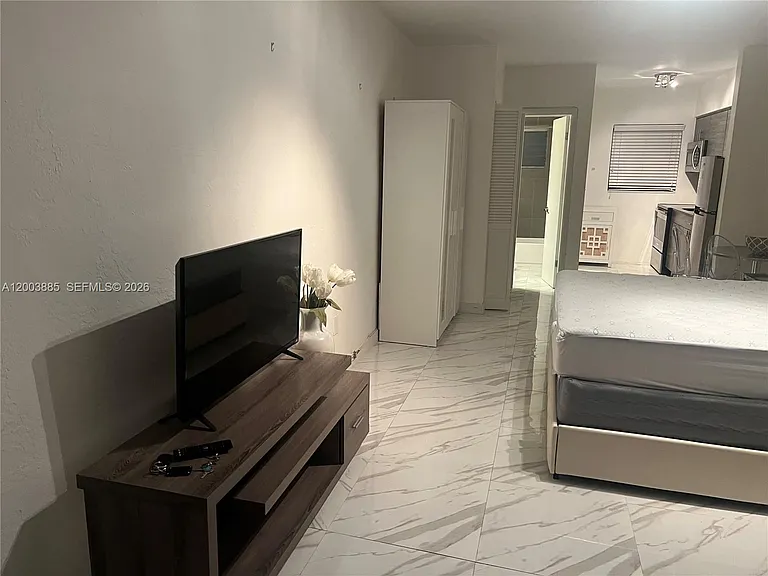 1611 West Ave #12 — Photo 8