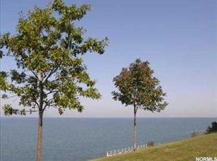 38451 Beachview Rd, Willoughby, OH 44094