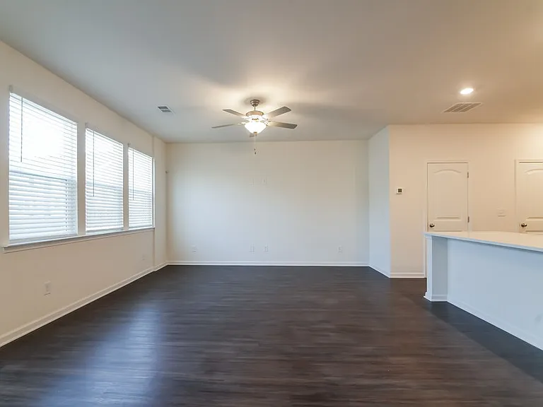 410 Ruths Blvd — Photo 6
