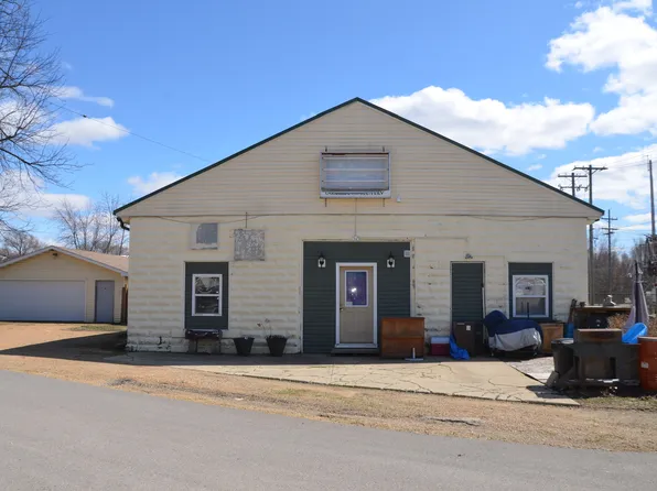 203 E Short St, Amboy, IL 61310