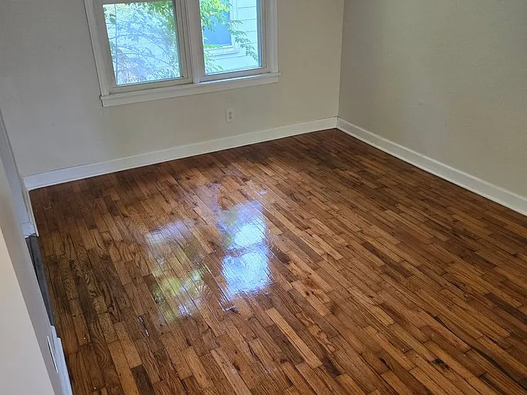 302 Alexander Ave — Photo 3