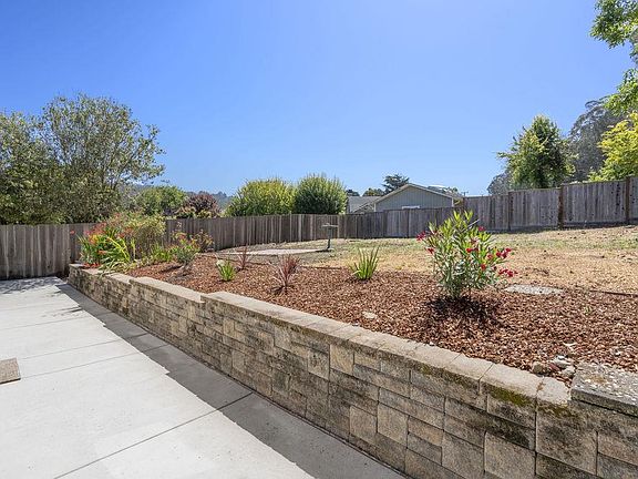 5th image of 1565 Adobe Dr