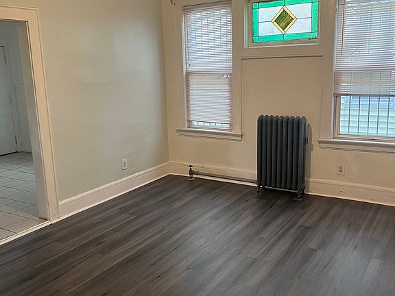 3rd image of 116 Rosehill Pl #1