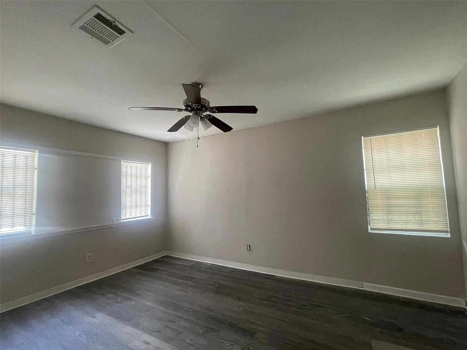 4 bed, 1128 sqft, $1,650 — Photo 4