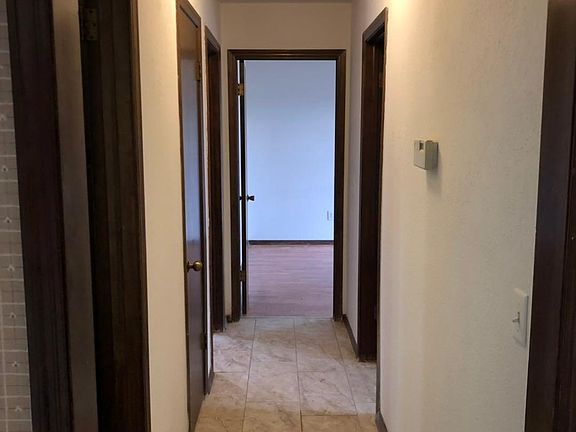 2nd image of 1125 W Churchill Way