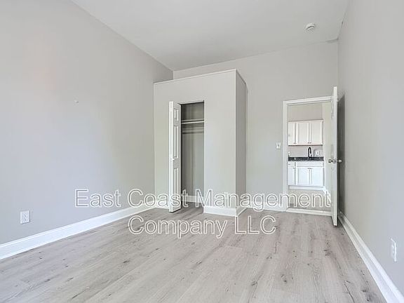 4th image of 332 S Franklintown Rd #2