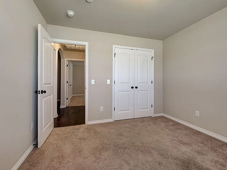 915 Lazywood Dr — Photo 35