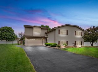 711 Lake Ct, New Lenox, IL 60451